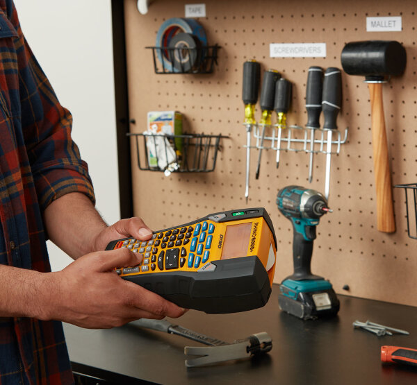 DYMO Rhino        6000+ im stabilen Hartschalenkoffer