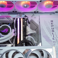 Ultra Gaming R7-9800X3D-RTX5080 OC 32GB RGB DDR5 4TB M2 16GB RTX5080 OC B850 WaKü WiFi7 1000W W11Pro White Edition