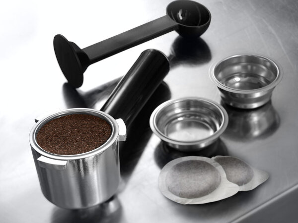 DeLonghi EC 685.BK Dedica