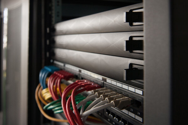 Digitus 1HE Blindabdeckung, Snap-In, für Netzwerk- und Serverschränke