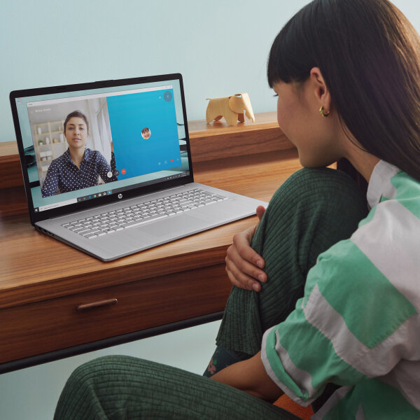 HP 17-cn3174ng Intel® Core™ i7 i7-1355U Laptop 43,9 cm (17.3") Full HD 16 GB DDR4-SDRAM 512 GB SSD Wi-Fi 6 (802.11ax) FreeDOS Silber
