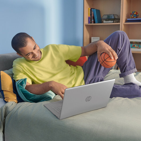 43.9cm (17.3") HP 17-cn3159ng 9Q9K0EA Intel Core i5-1334U 16GB DDR4 512GB SSD IrisXe Grafik FreeDOS