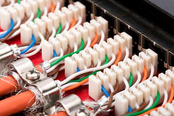 Digitus Desktop CAT 6A, Klasse EA Patch Panel, geschirmt, schwarz